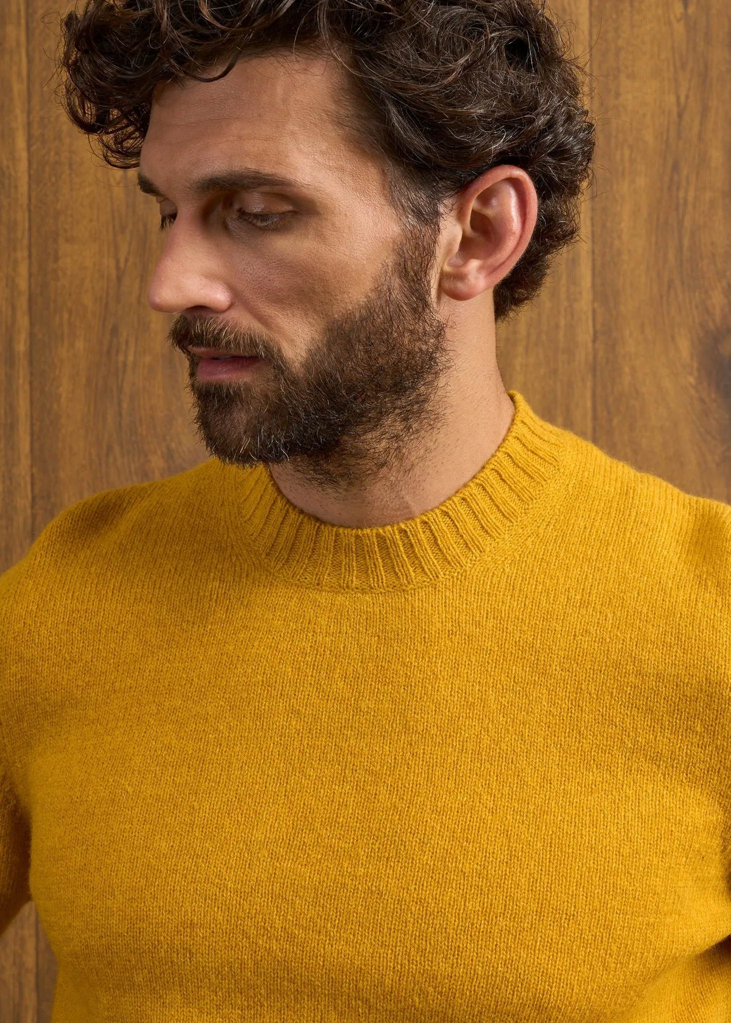 Kinnadie Supersoft Shetland Jumper In Old Gold - Regular Fit